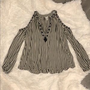 Super cute and trendy cold shoulder peasant top